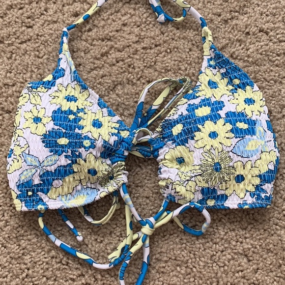 Bathing suits - Picture 3 of 8